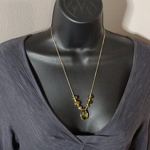 21 Inch Gold Tone And Green Glass Bead Necklace